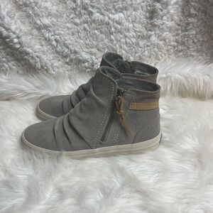 Sperry leather suede crest Lug ankle boots sneakers size 9